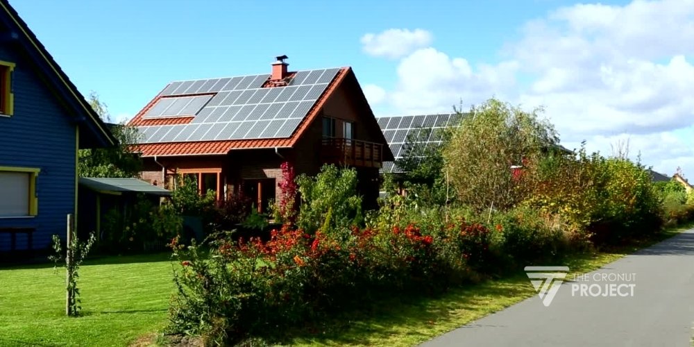 Rumah dengan panel surya
